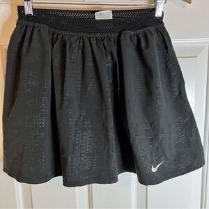Nike Skort/Tennis Skirt, Size Medium.‎ Compression Shorts.  Excellent Condition.